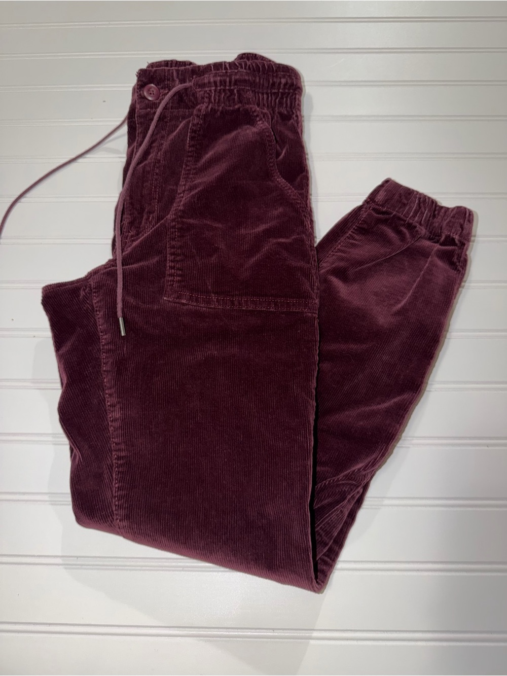 American Eagle Corduroy Joggers 6 short
